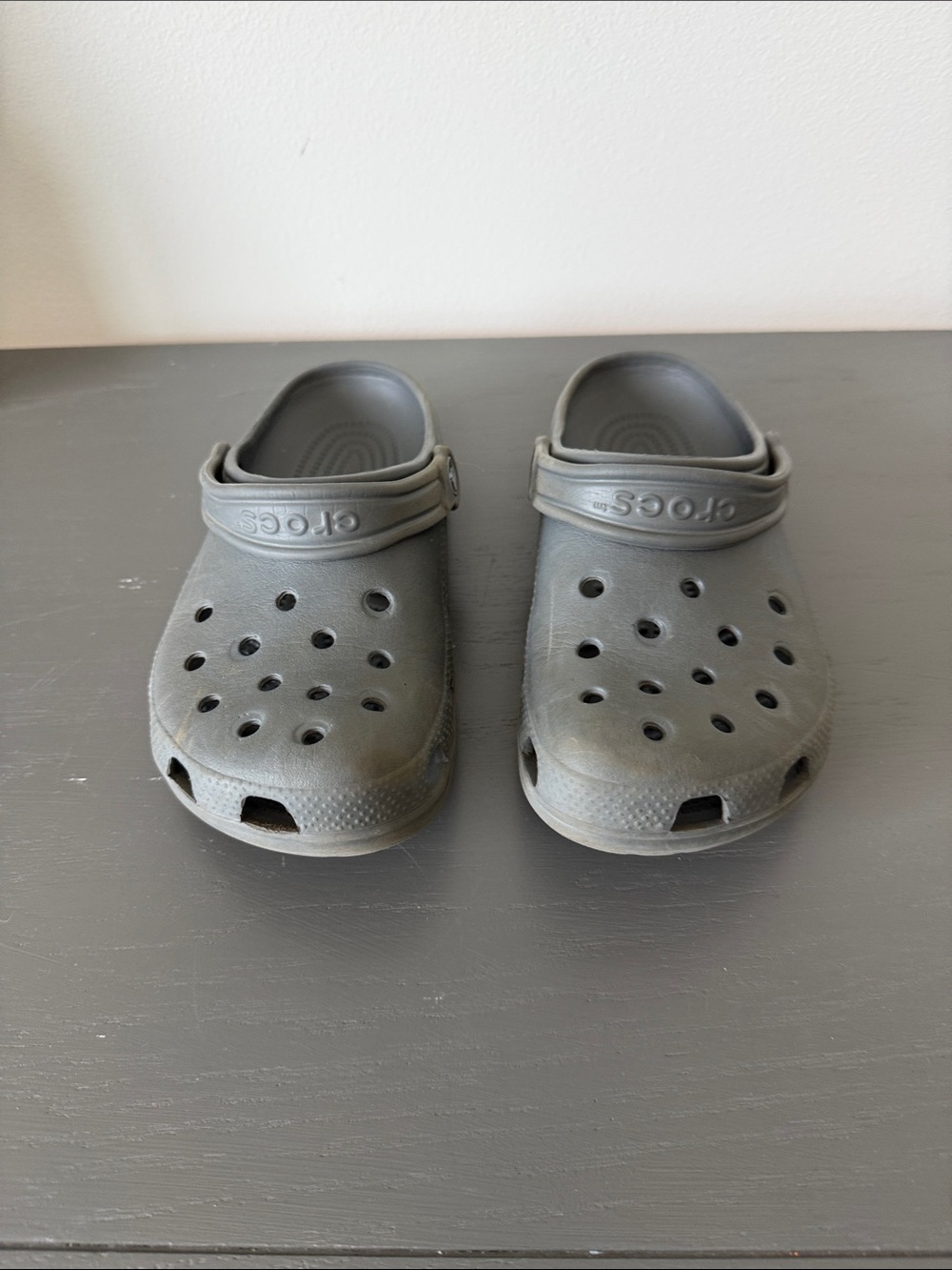 CROCS Classic Clog in Gray